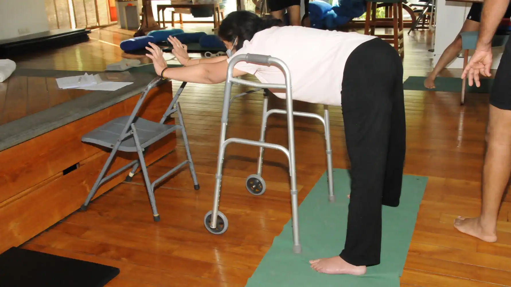 THERAPEUTIC YOGA PROGRAM